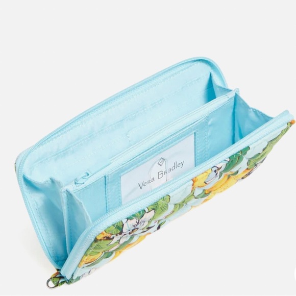 Brand New Vera Bradley RFID Accordion Wristlet in Lemon Grove 🍋🍋🍋 - Picture 2 of 9